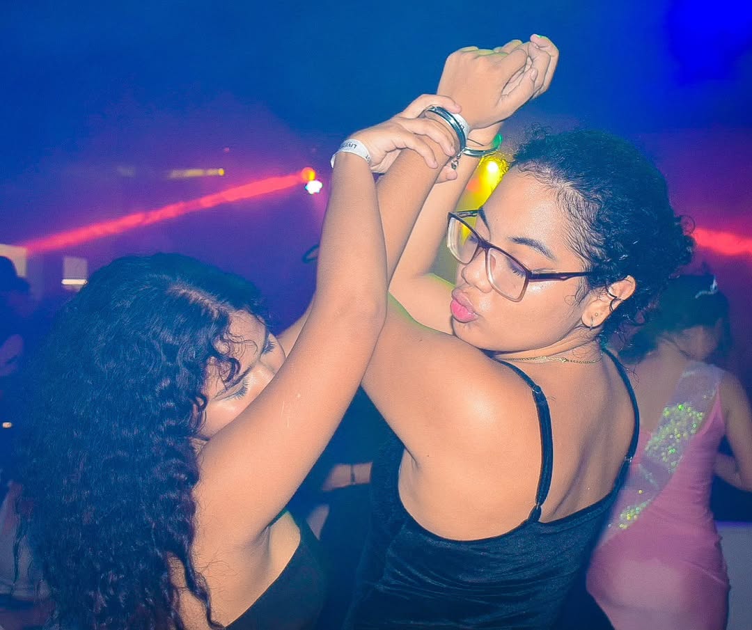 Gente bailando
